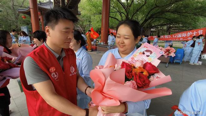 致敬白衣天使凝聚社会温情pg电子中国沈阳爱心企业(图4)
