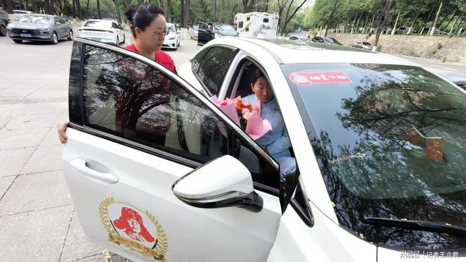 致敬白衣天使凝聚社会温情pg电子中国沈阳爱心企业(图3)